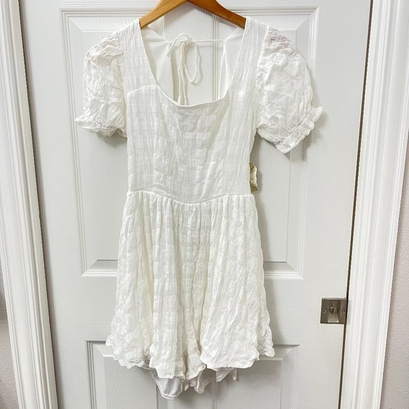 Altar'd State White Romper Puff Sleeves, Size Medium, NWT - Picture 1 of 6